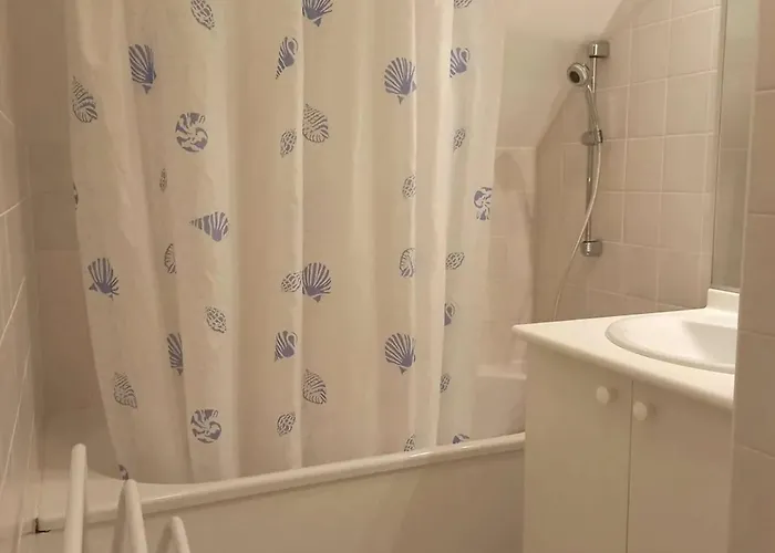 Le Croisic: 2 Pieces Avec Parking Prive A 5 Min De La - Fr-1-843-29